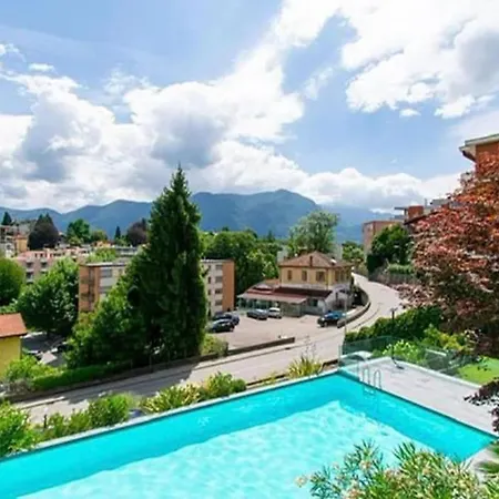 Apartment Romantic Loft With Outside Swimming Pool, 400m From Station
